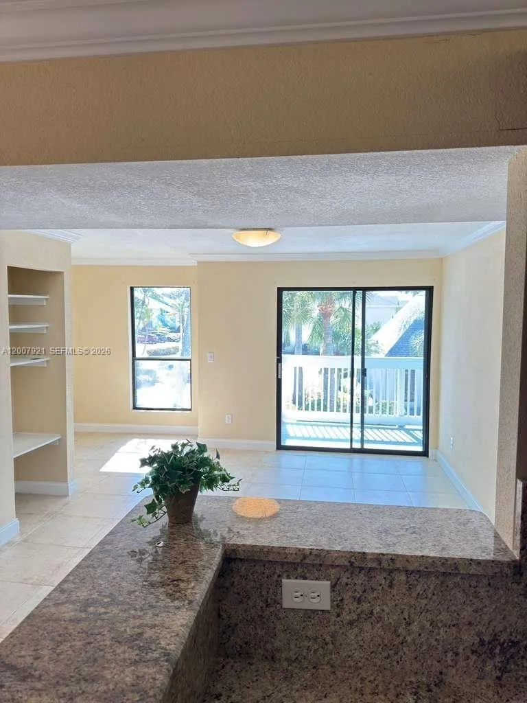 455 ALT 19 S # 12, Palm Harbor FL 34683