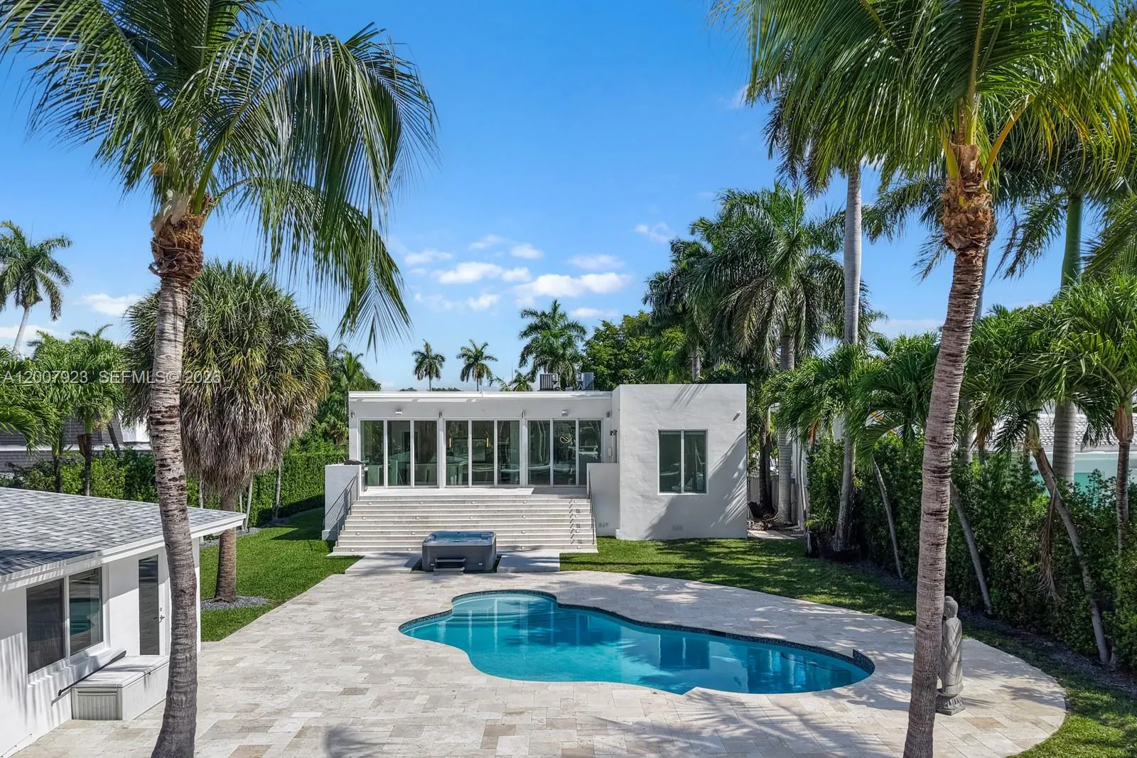 1090 NE 84th St, Miami FL 33138