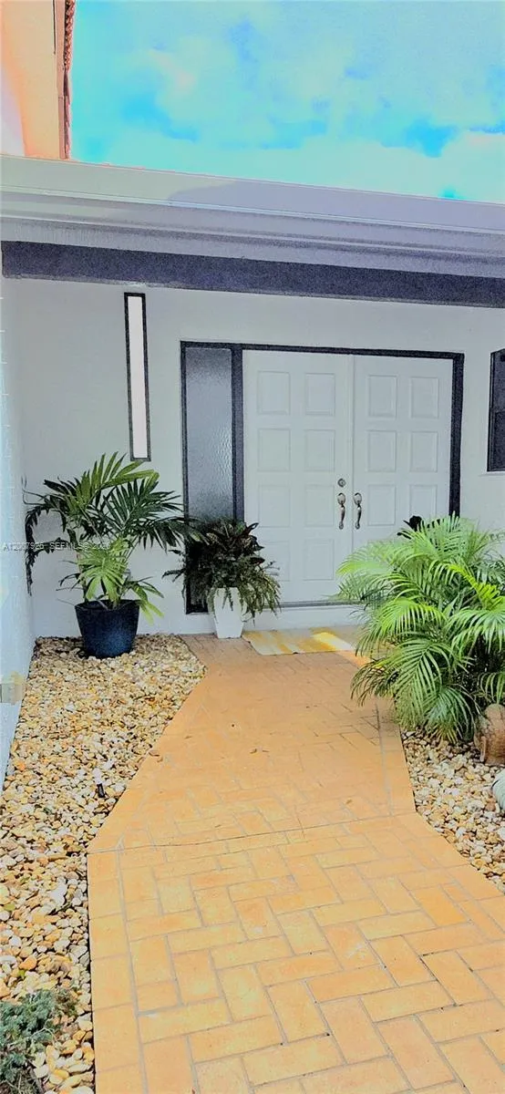 5551 Lakeview Mews Dr, Boynton Beach FL 33437