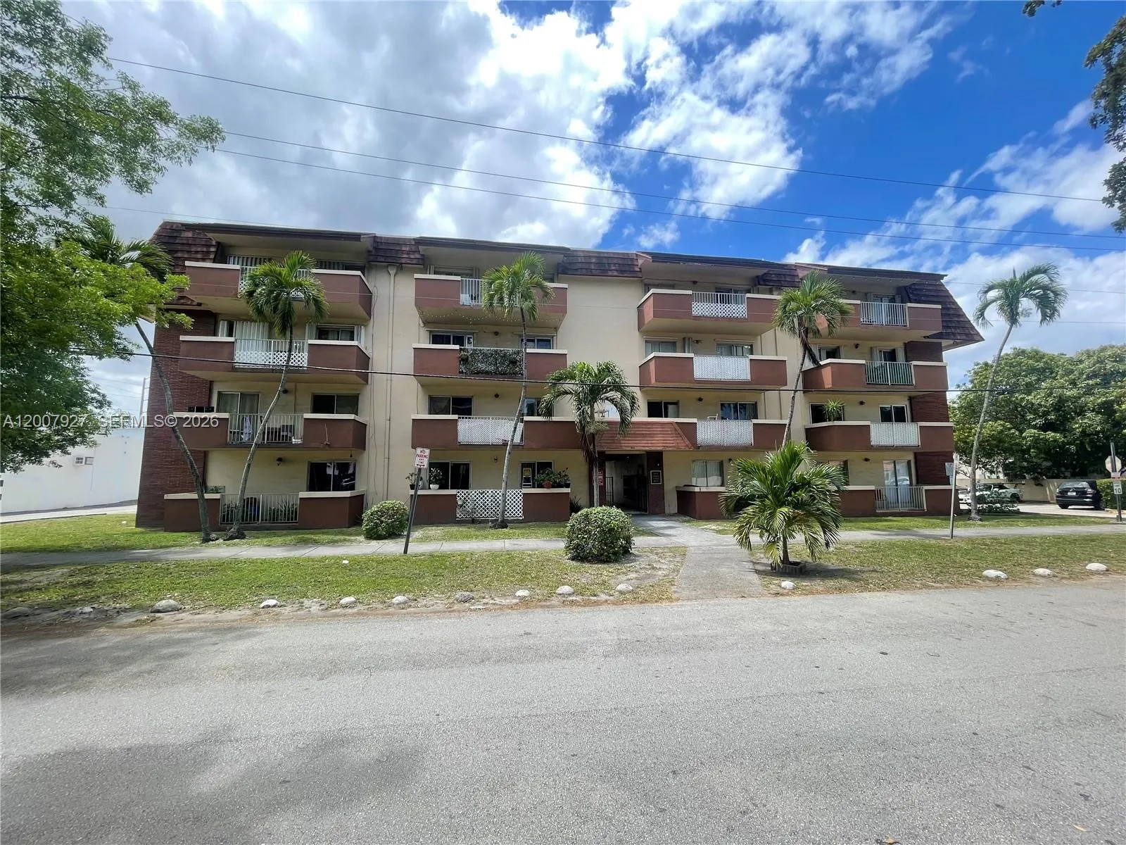 680 Miller Dr # W401, Miami Springs FL 33166
