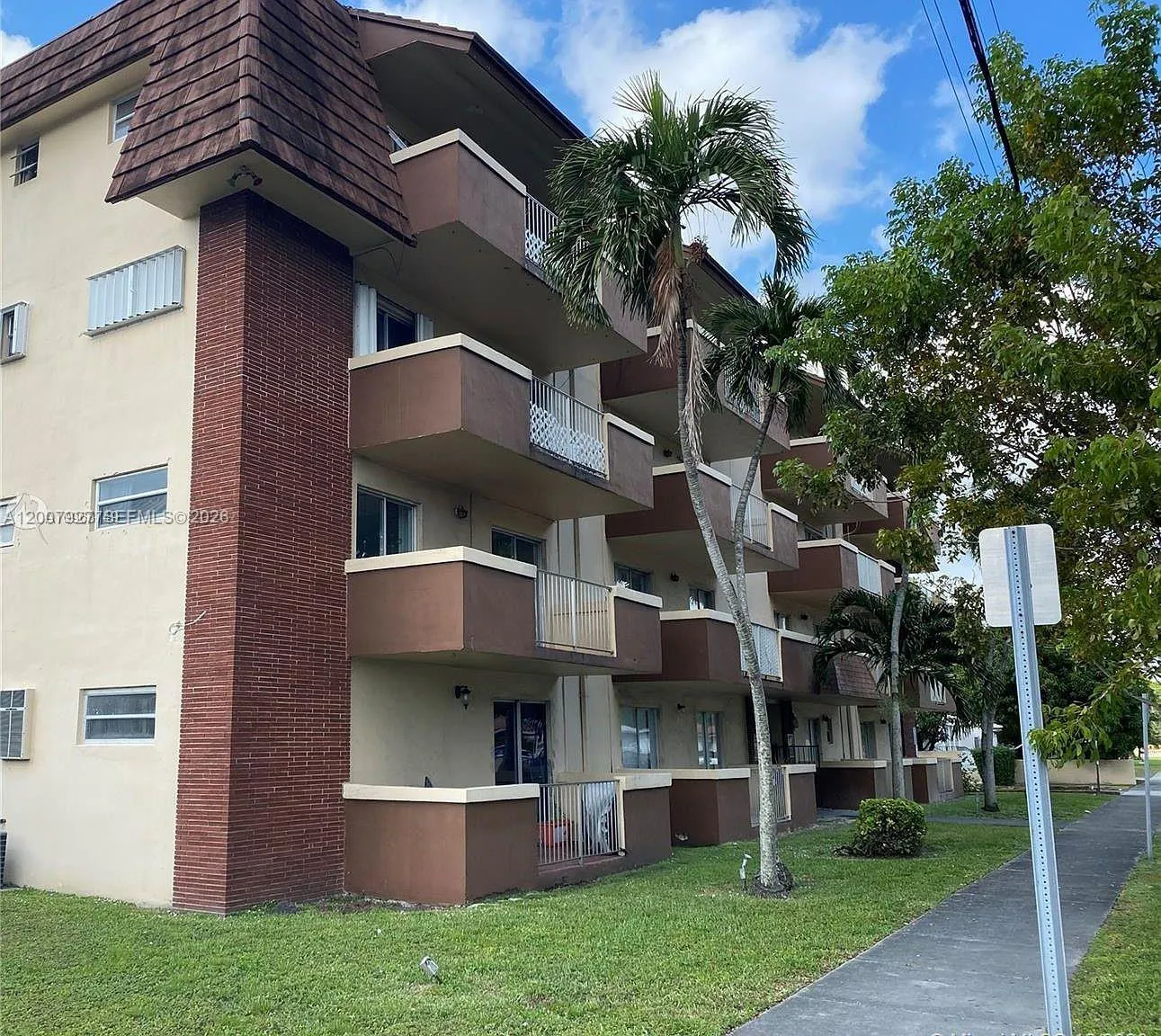 680 Miller Dr # W401, Miami Springs FL 33166