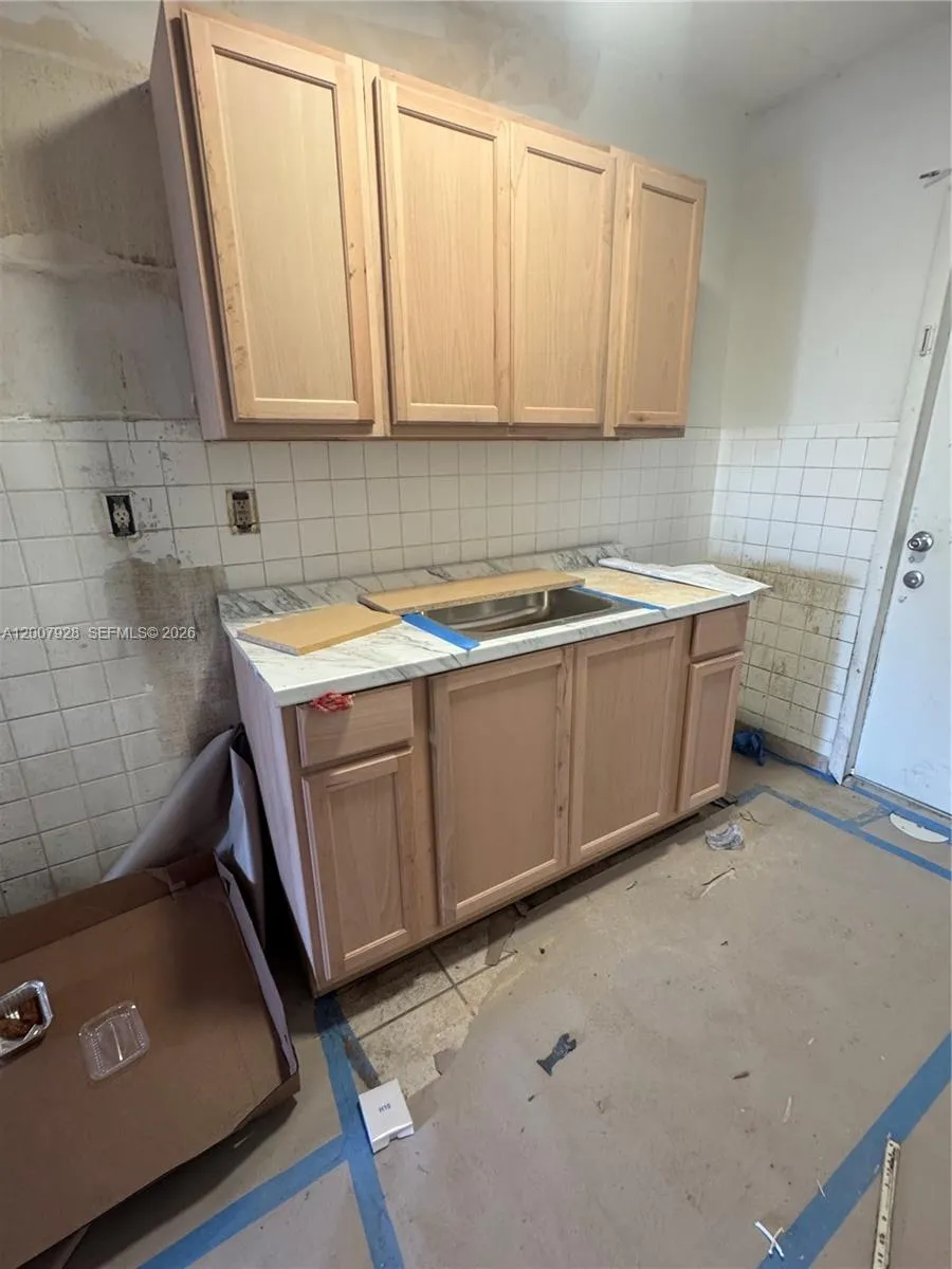 7300 Harding Ave # 6, Miami Beach FL 33141