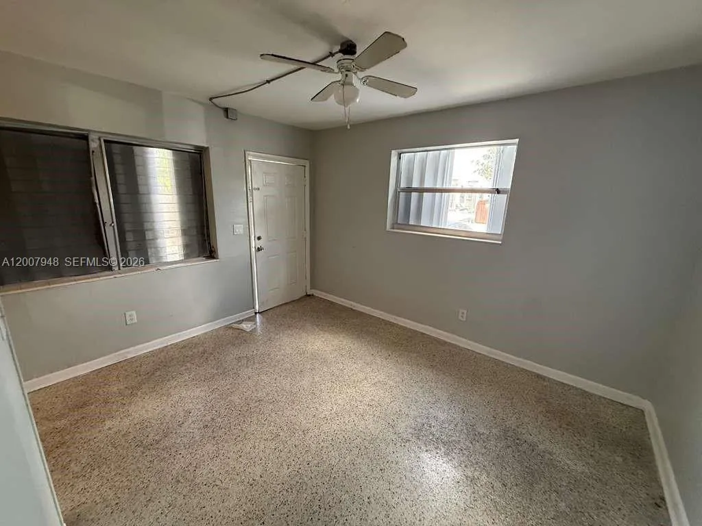 1960 NW Flagler Ter # 1, Miami FL 33125