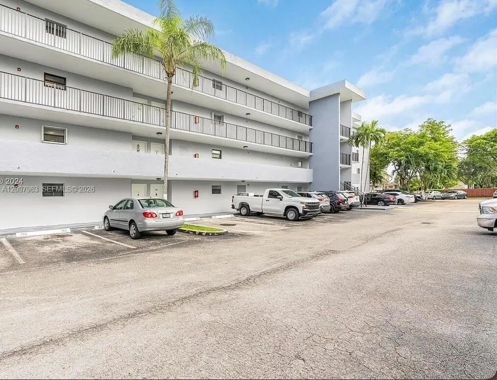 13870 SW 62nd St # 208, Miami FL 33183