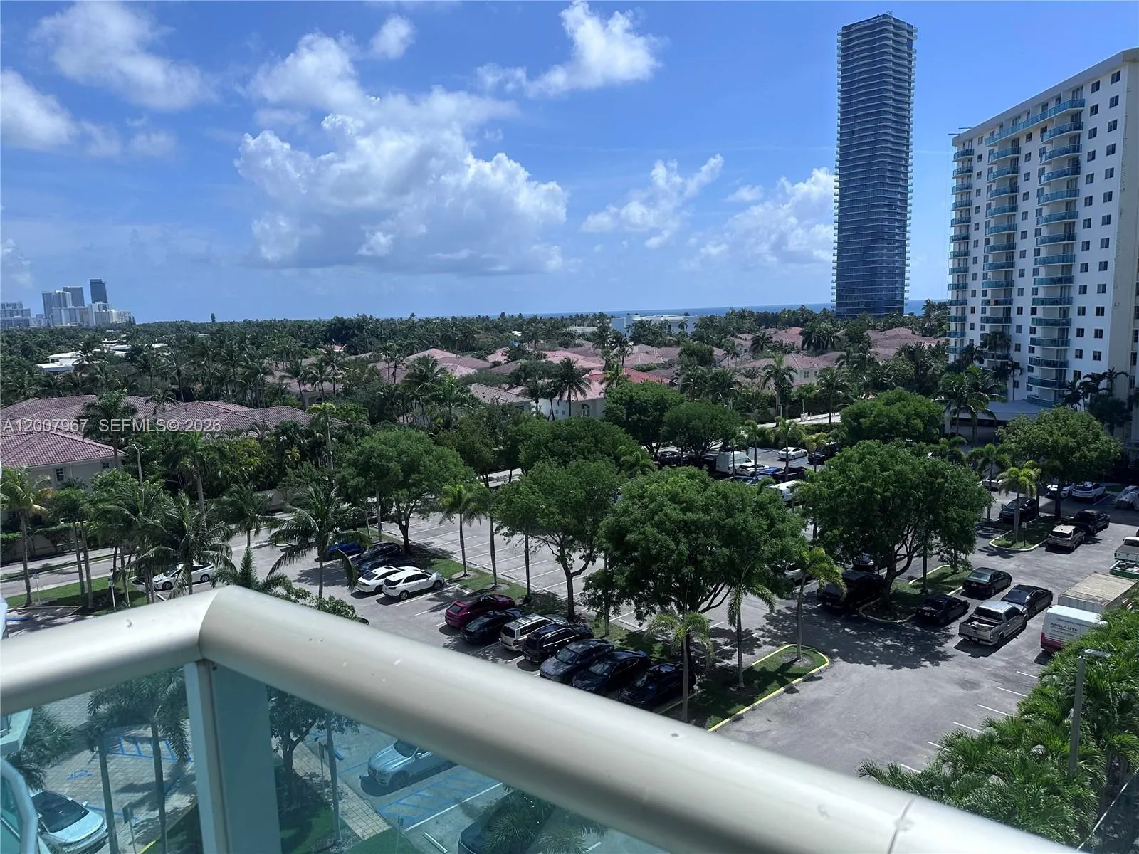 1 bedroom 1 bath for sale at 19380 Collins Ave # 712, Sunny Isles Beach FL 33160