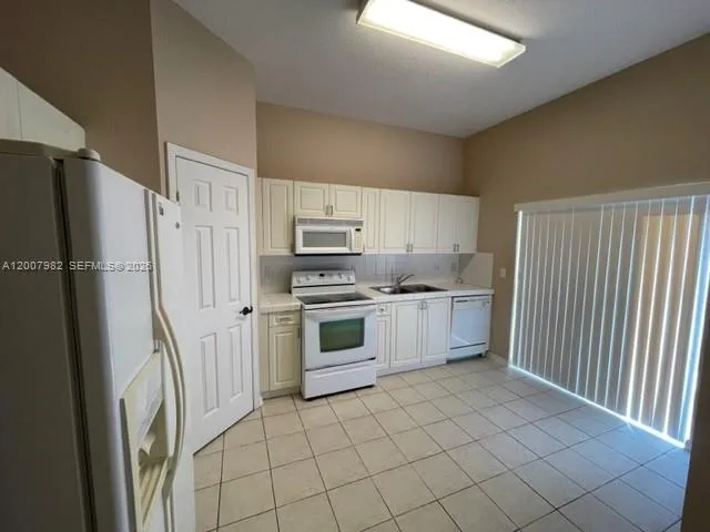 2424 SE 19 CT # 2424, Homestead FL 33035