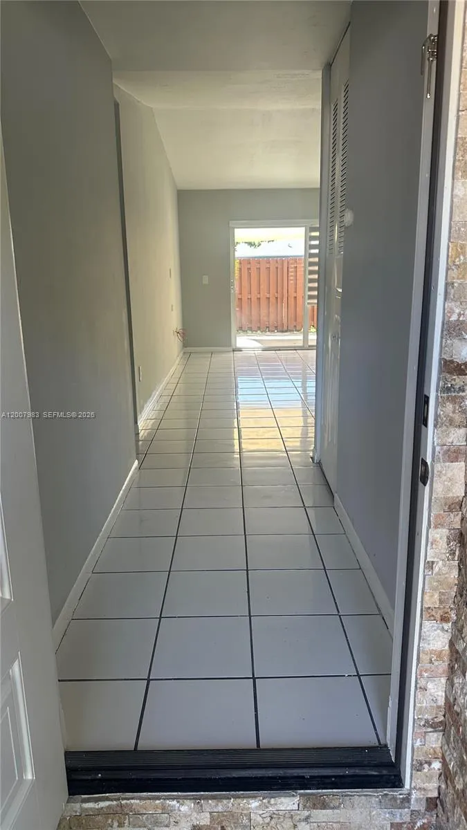 14052 SW 52nd Ter, Miami FL 33175