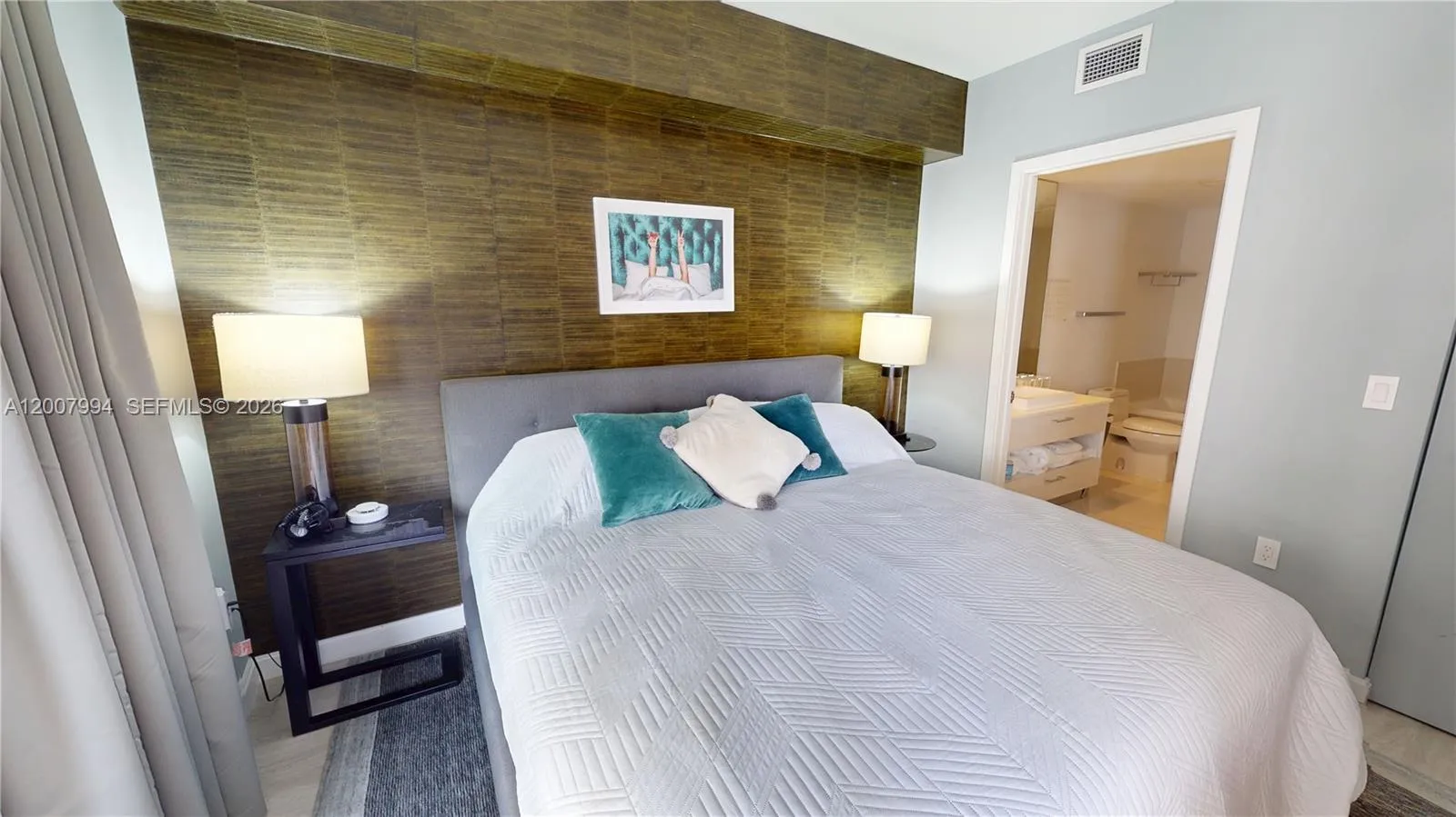 55 SW 9th St # 1808, Miami FL 33130