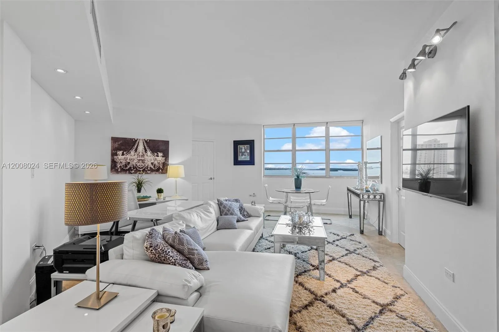 905 Brickell Bay Dr # 1830, Miami FL 33131