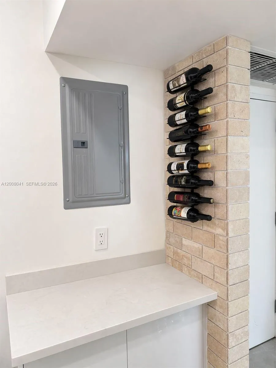 3731 N Country Club Dr # 24, Aventura FL 33180