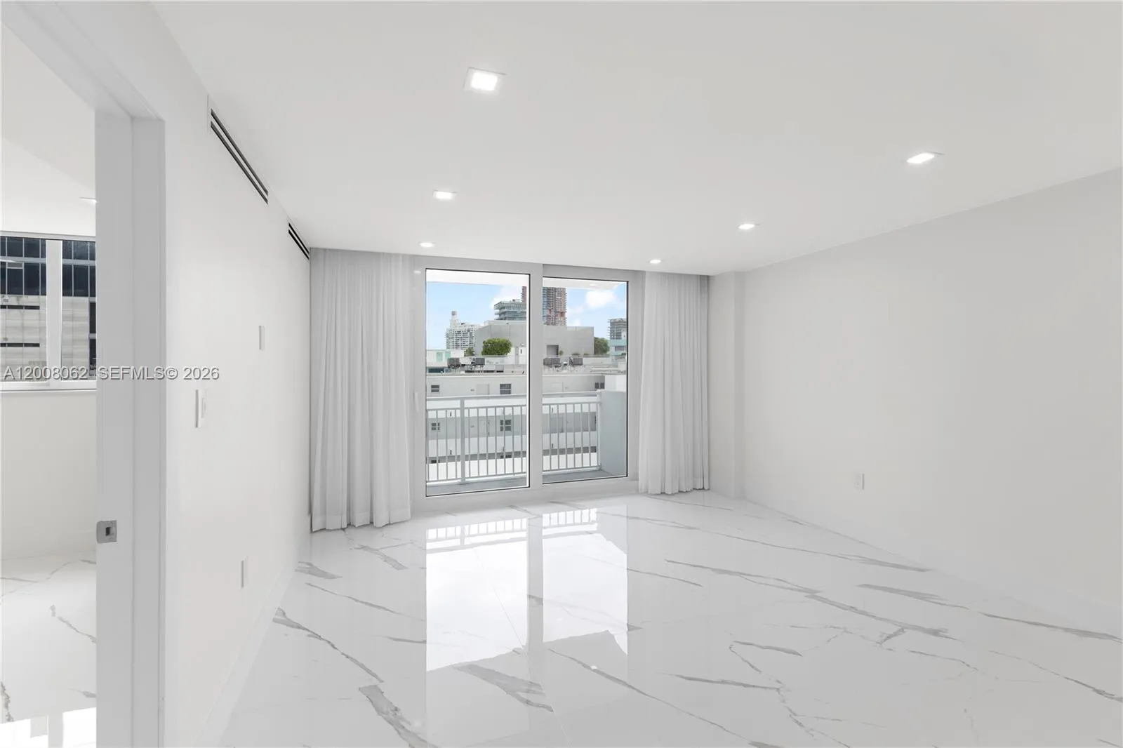 345 Ocean Dr # 708, Miami Beach FL 33139