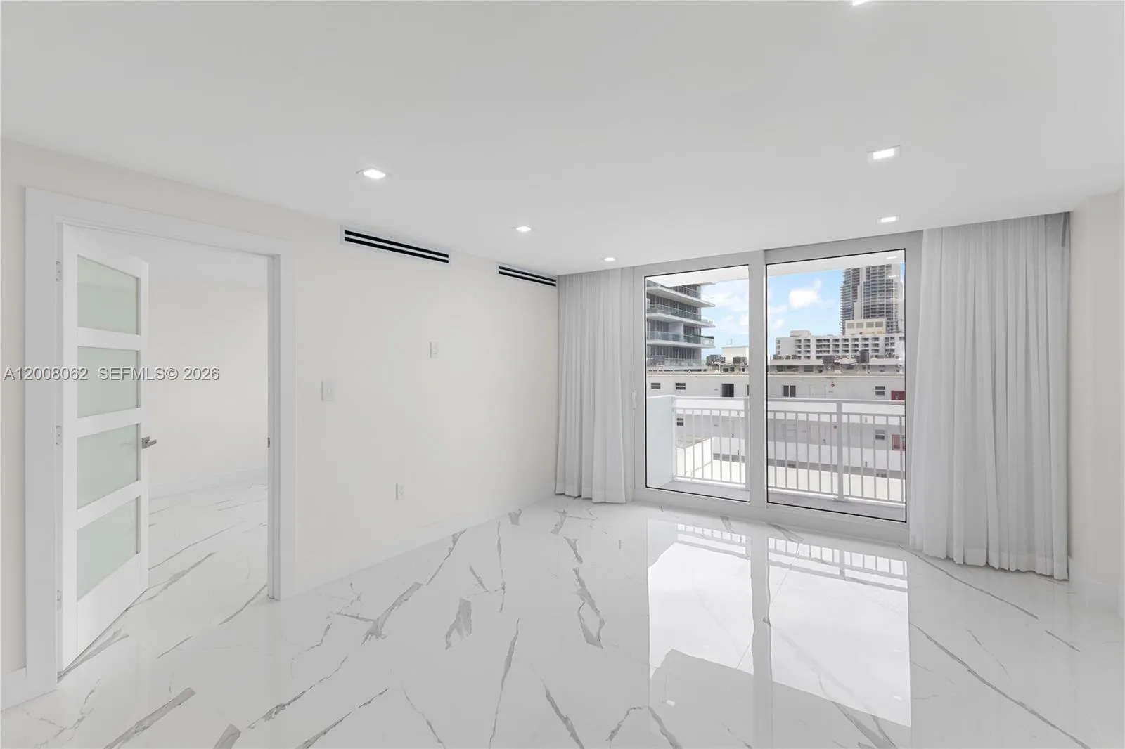 345 Ocean Dr # 708, Miami Beach FL 33139