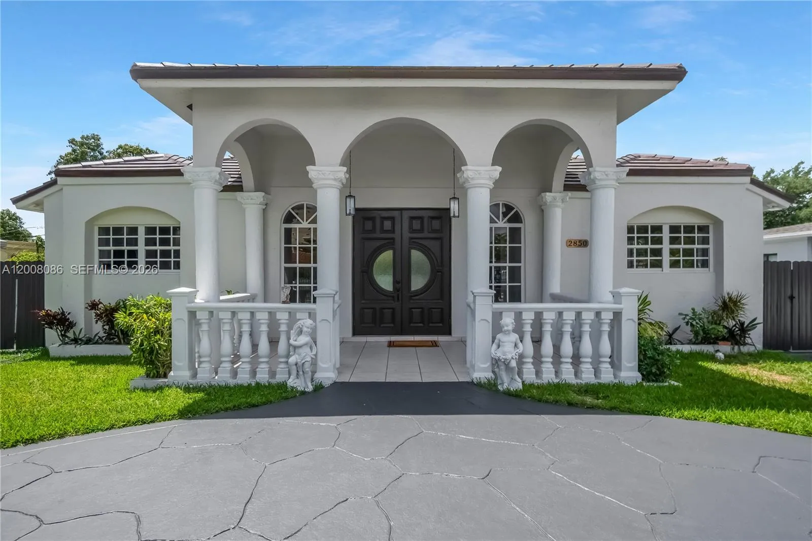 2850 NW 5th St, Miami FL 33125