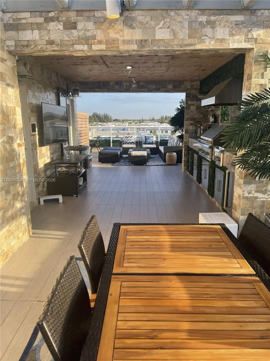 10331 NW 64th Ln # 10331, Doral FL 33178