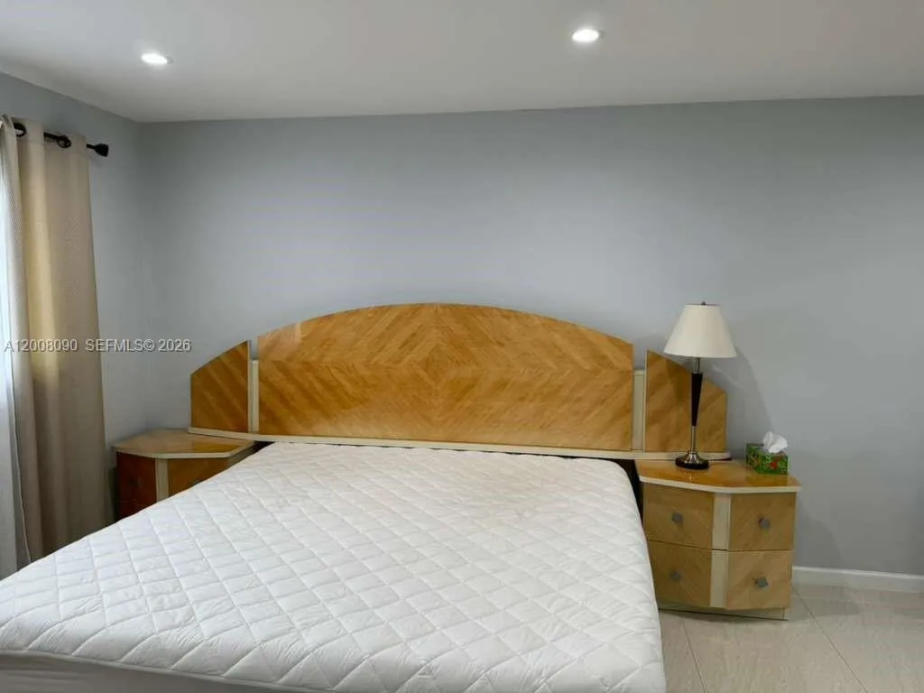 2950 Griffin Rd # 2, Dania Beach FL 33312