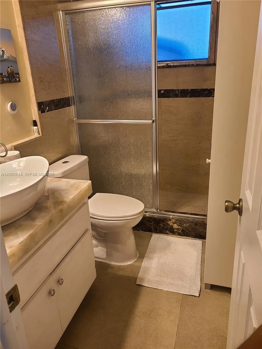 141 NW 28th St, Pompano Beach FL 33064