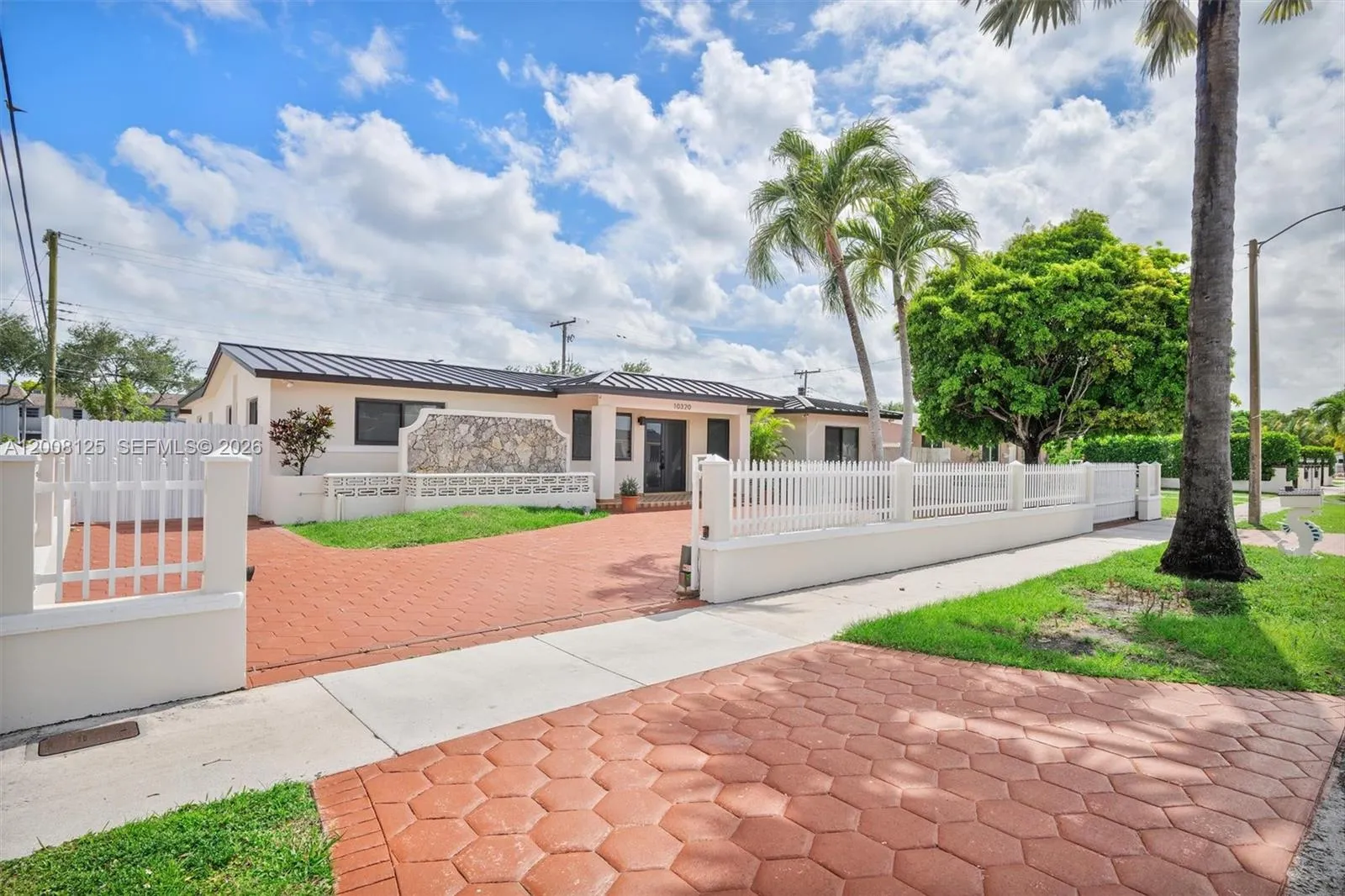 10320 SW 38th Ter, Miami FL 33165