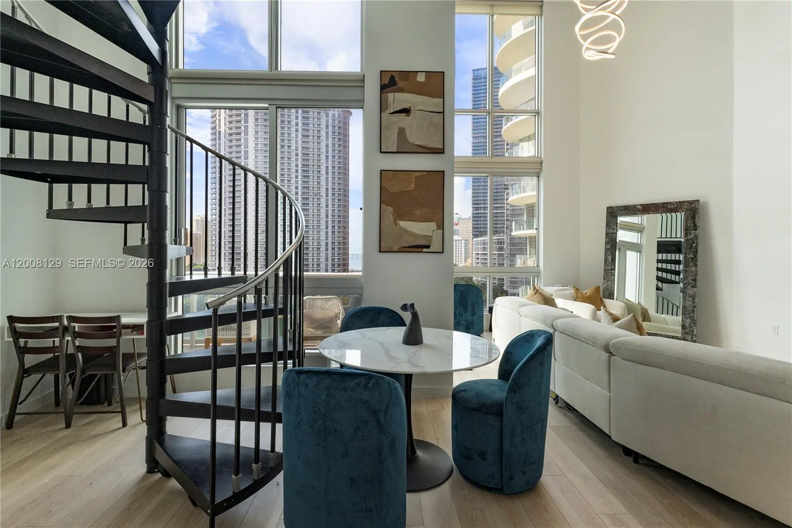 300 S Biscayne Blvd # 1014, Miami FL 33131