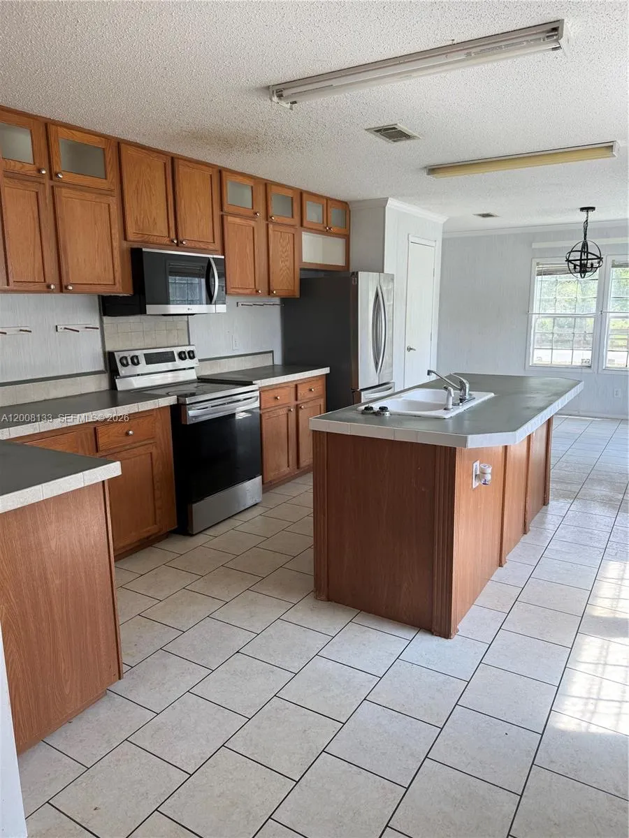 1660 Evans Rd., La Belle FL 33935