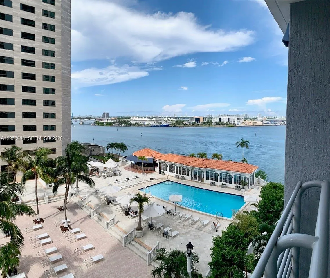335 S Biscayne Blvd # 1106, Miami FL 33131