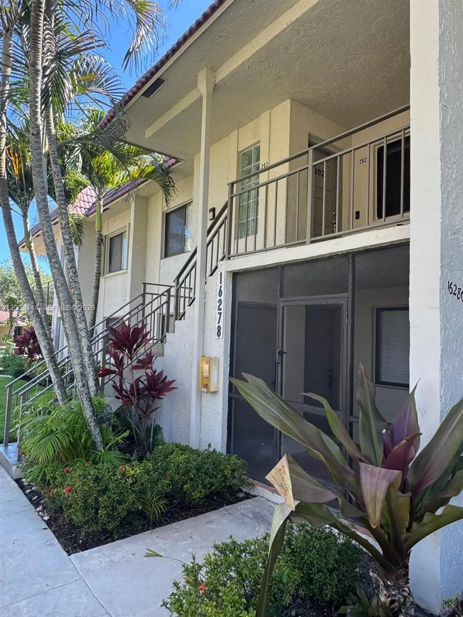16278 Laurel Dr # 202, Weston FL 33326