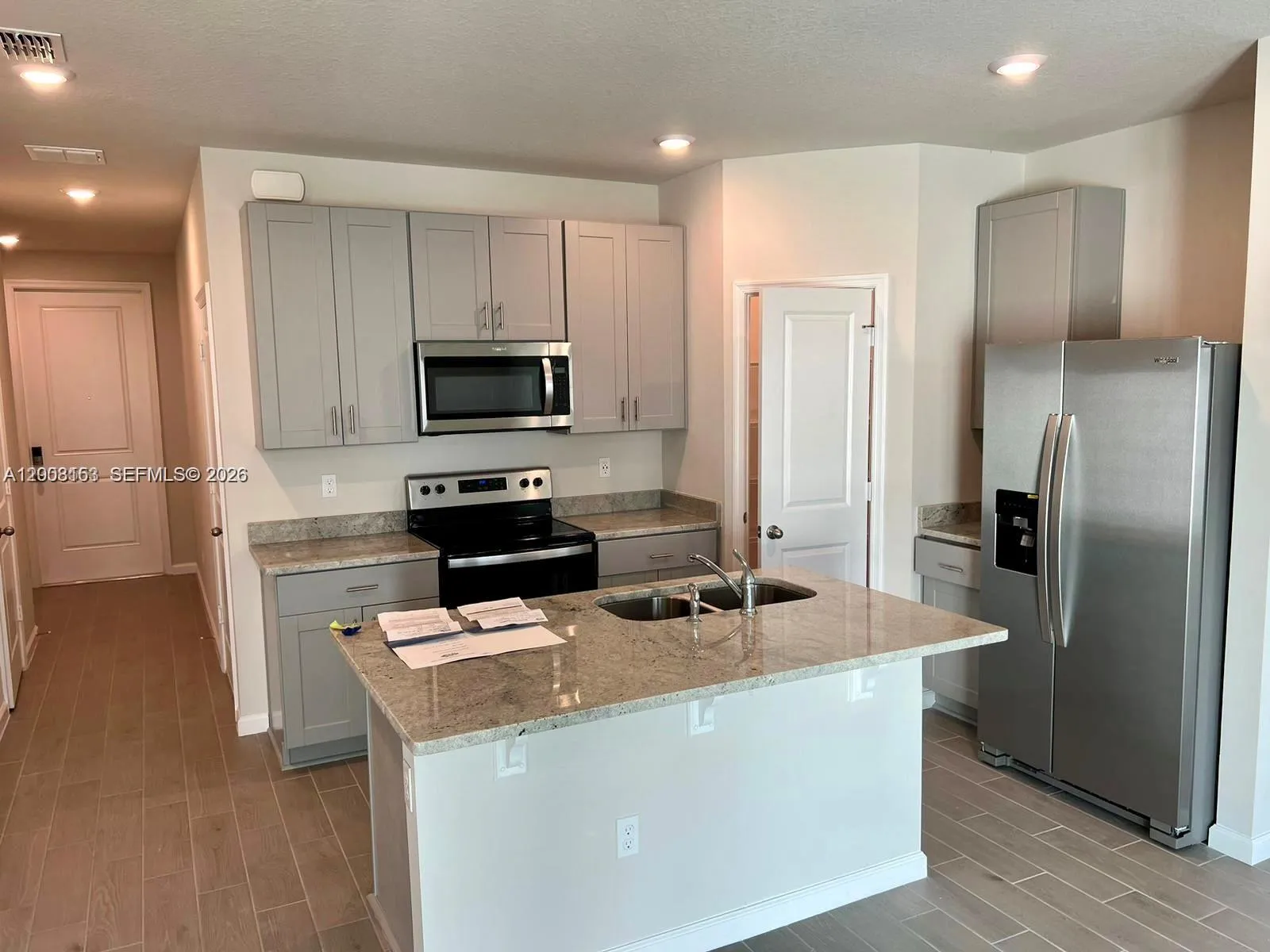 5629 Mentmore Dr, Mangonia Park FL 33407