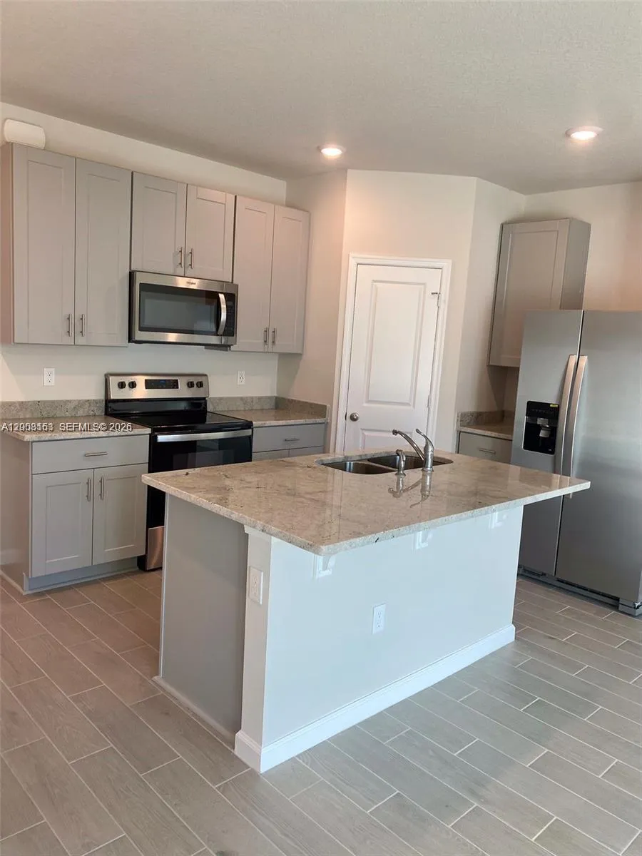 5629 Mentmore Dr, Mangonia Park FL 33407