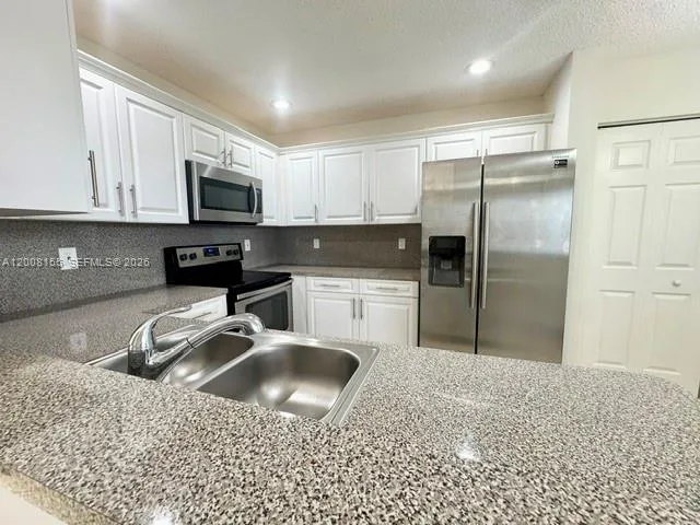 833 NW 208th Ter # 833, Pembroke Pines FL 33029