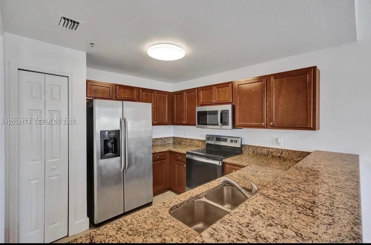 11401 NW 89th St # 213, Doral FL 33178