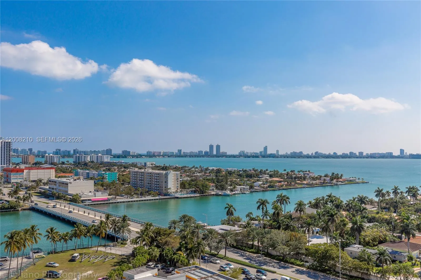 7900 Harbor Island Dr, North Bay Village FL 33141