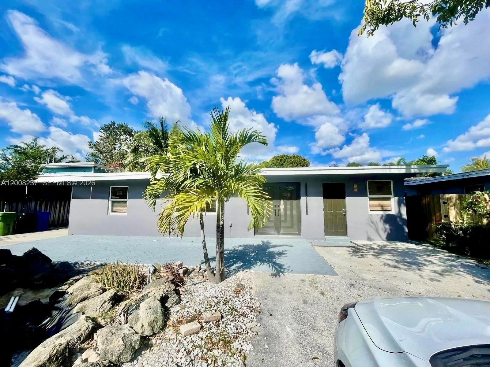 1649 NE 8th Ave, Fort Lauderdale FL 33305