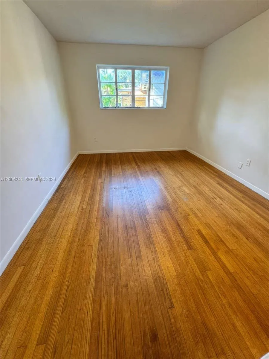 4582 Royal Palm Ave, Miami Beach FL 33140