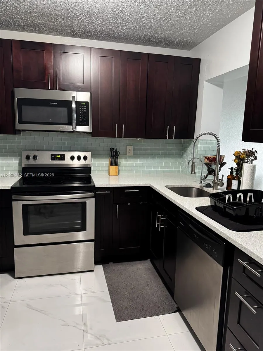 1740 NE 56th St, Fort Lauderdale FL 33334