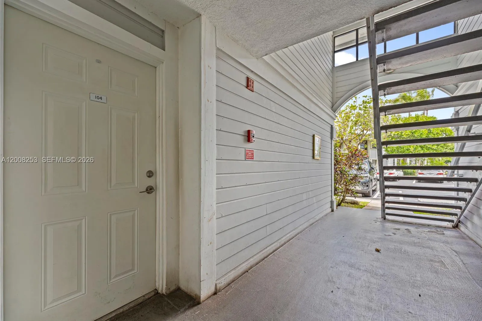 903 NE 199th ST # 104, Miami FL 33179