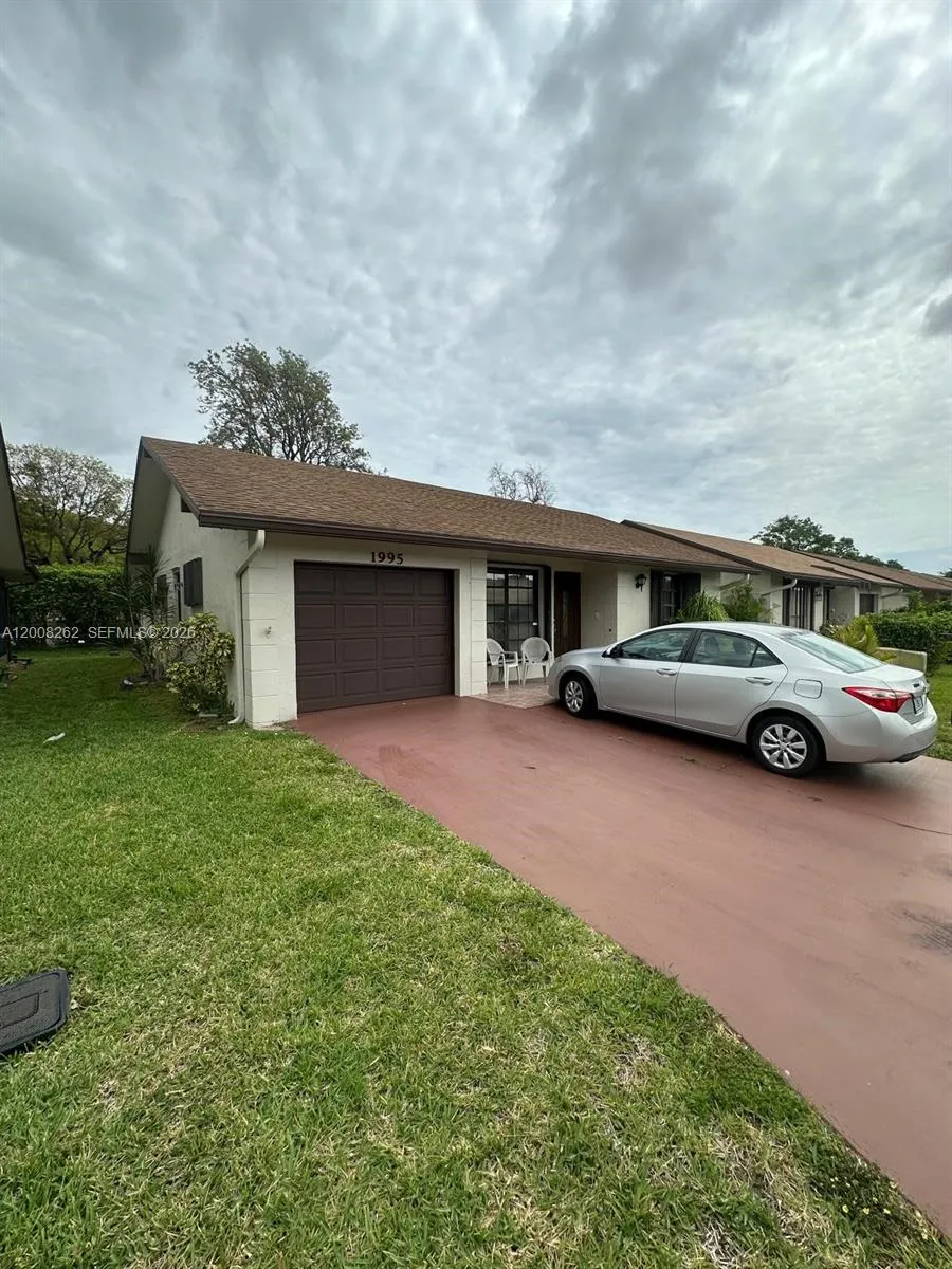 1995 SW 15th Pl, Deerfield Beach FL 33442