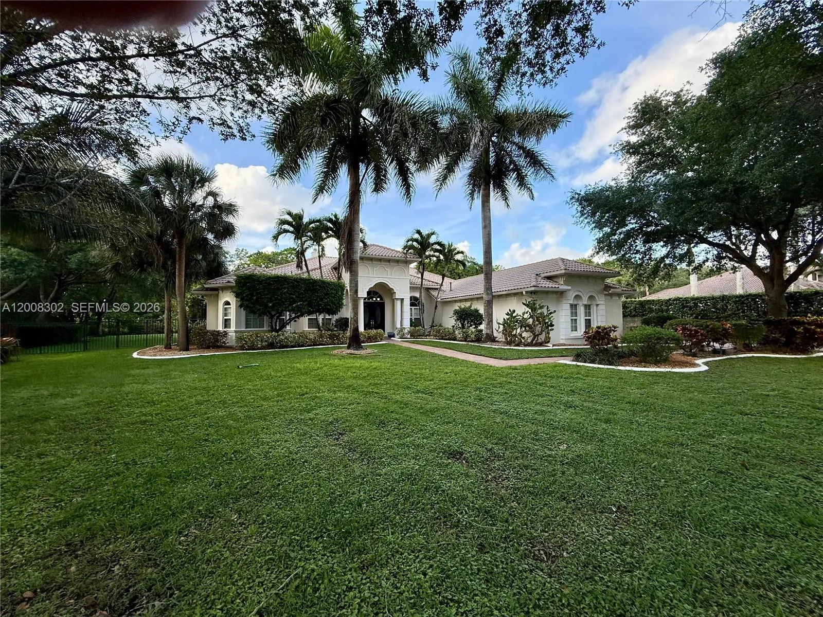 12743 N Winners Cir, Davie FL 33330