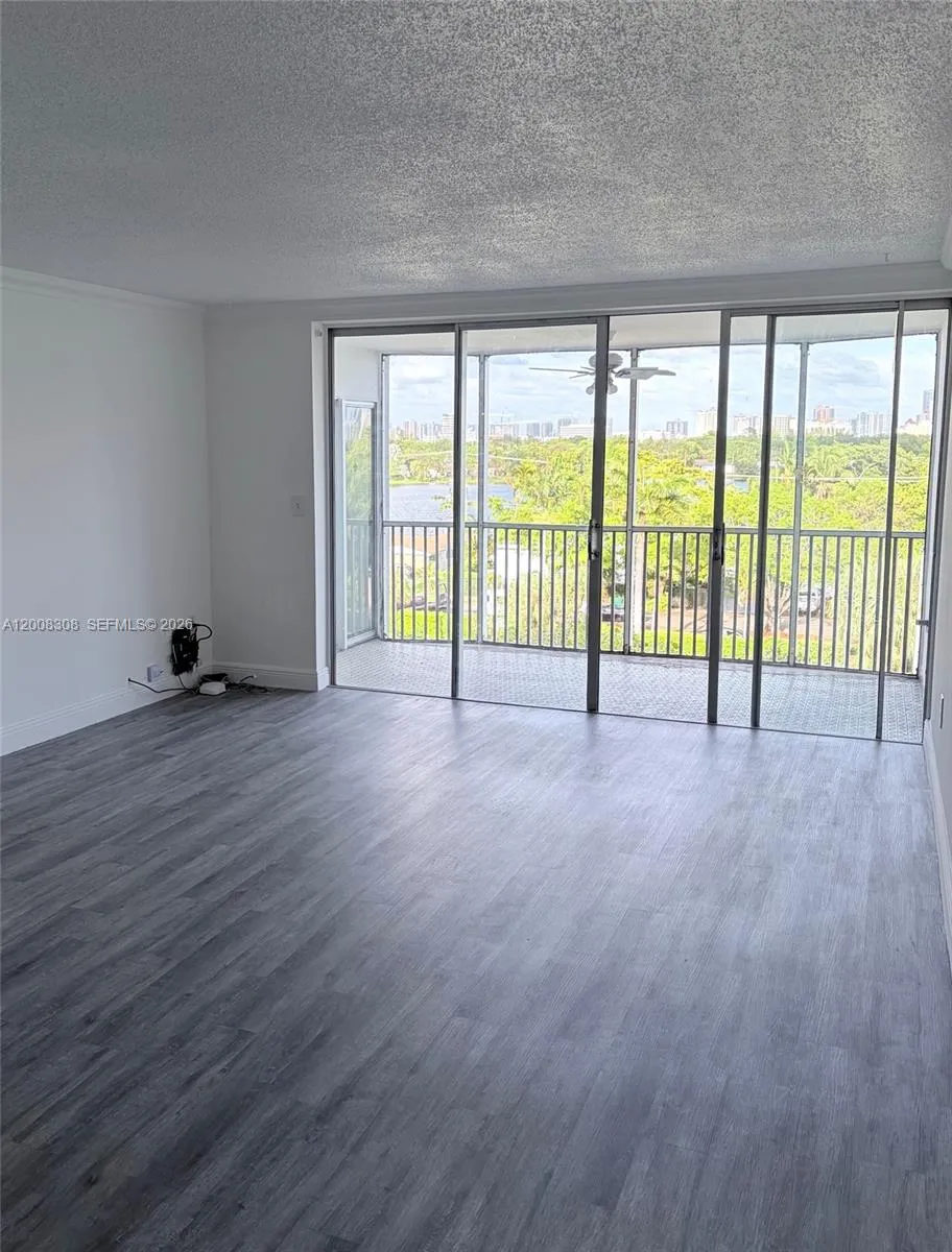 1780 NE 191st St # 2, Miami FL 33179