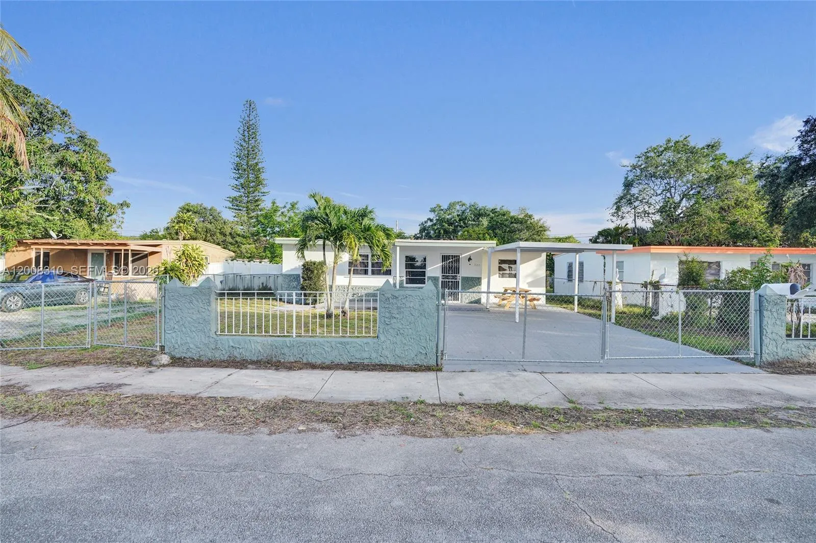 2100 Service Rd, Opa-Locka FL 33054