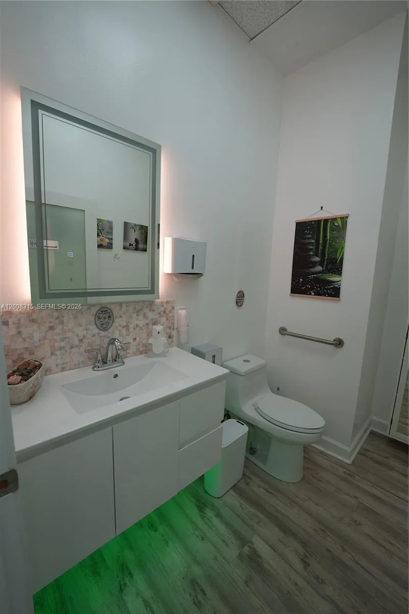 7171 SW 24th St, Miami FL 33155