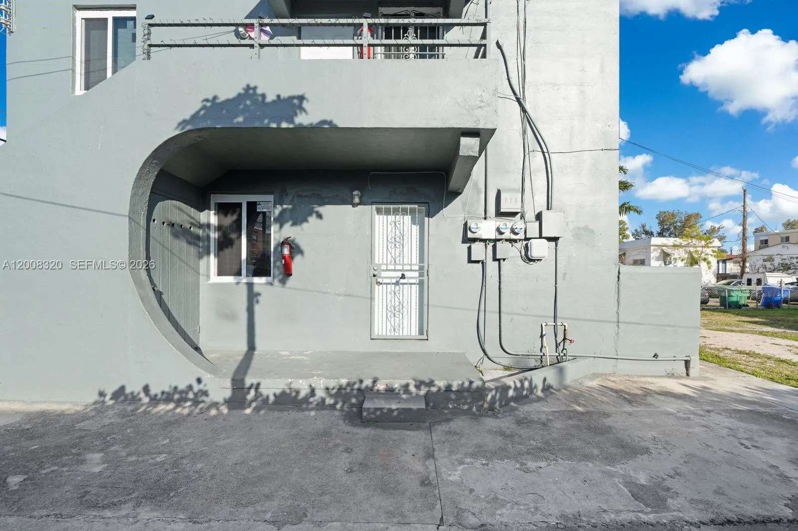 842 SW 3rd St, Miami FL 33130