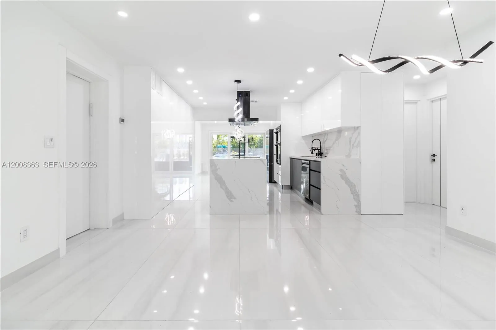 4530 SW 34th Dr, Dania Beach FL 33312