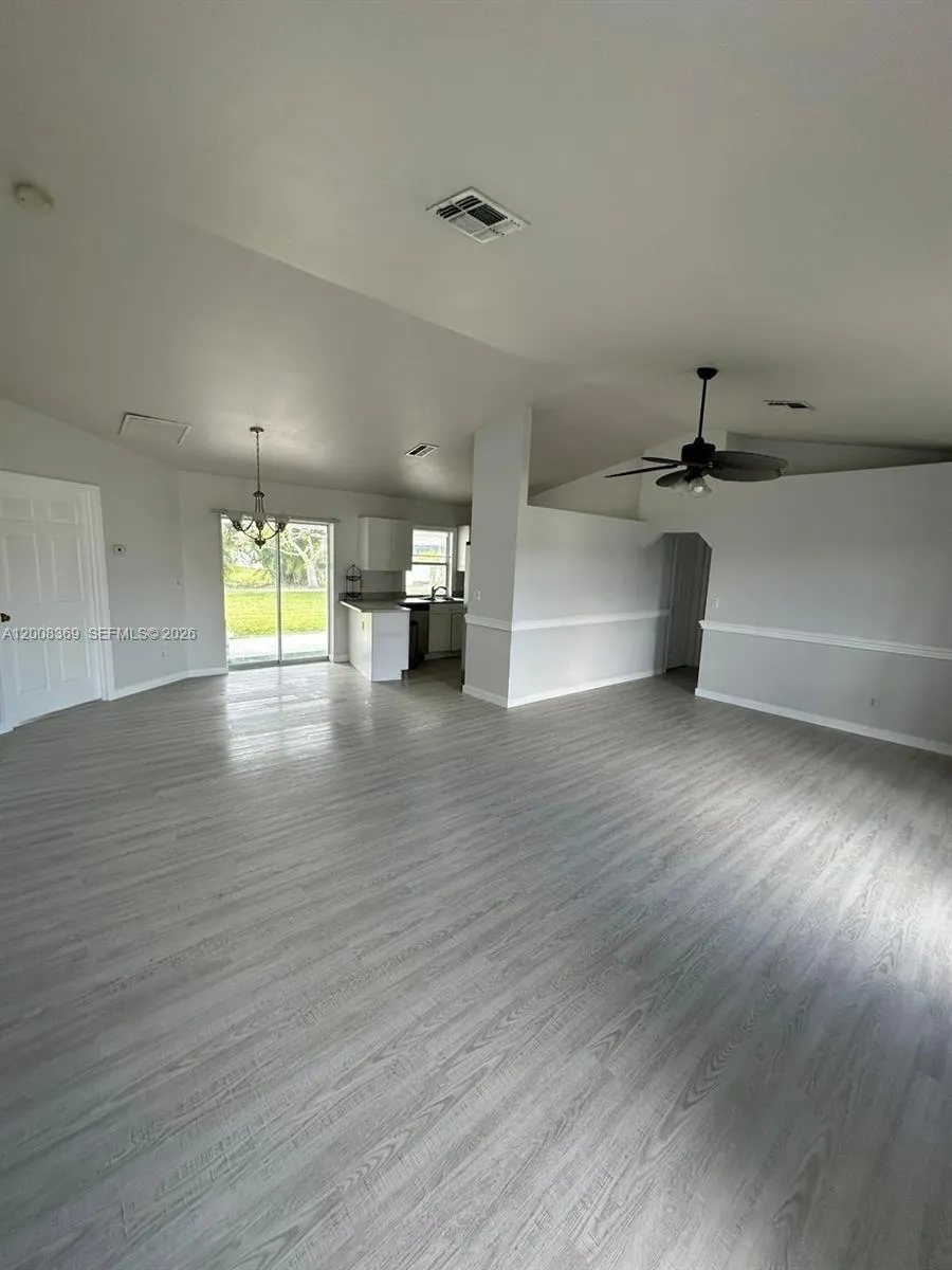 1306 SW 11 th, Cape Coral FL 33991