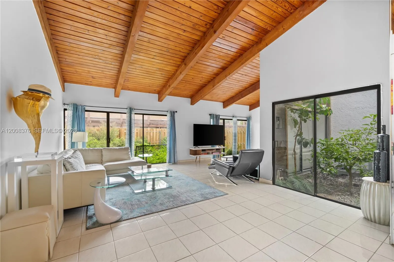 2679 S Parkview Dr, Hallandale Beach FL 33009