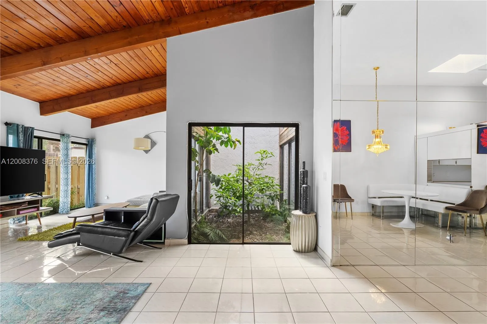 2679 S Parkview Dr, Hallandale Beach FL 33009