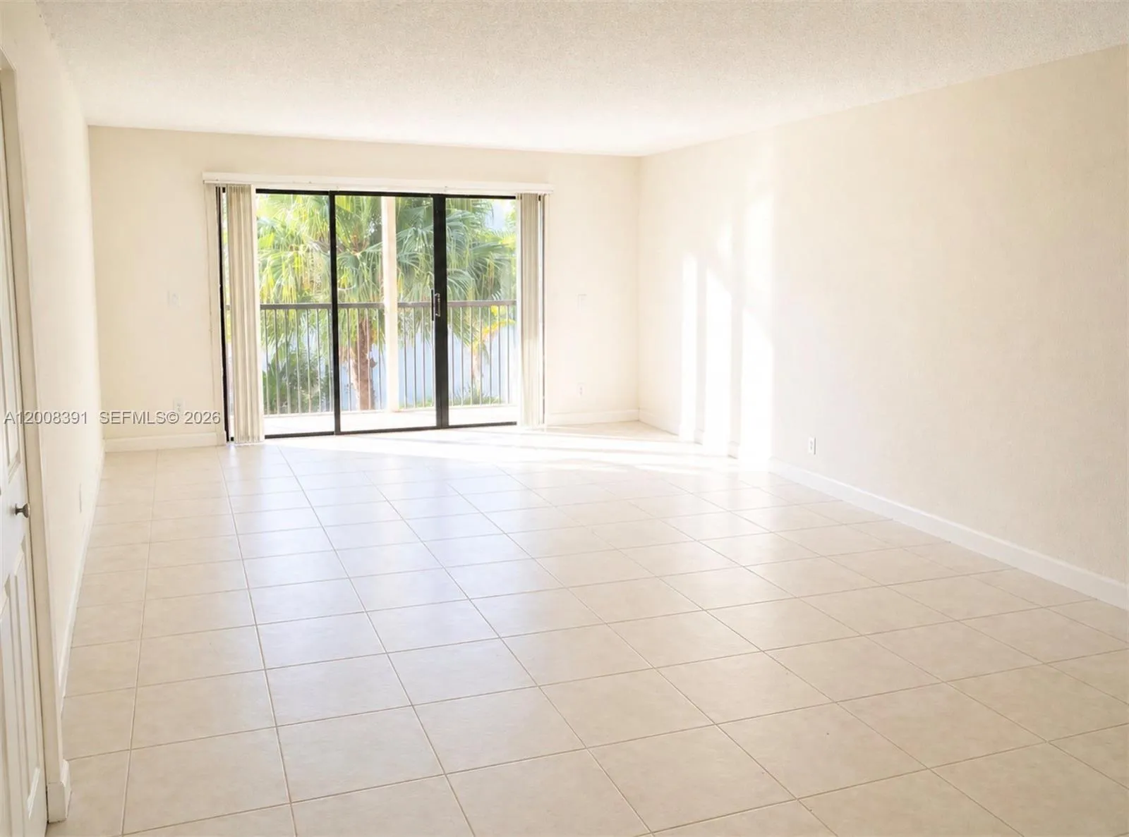 405 LAKEVIEW DR # 202, Weston FL 33326