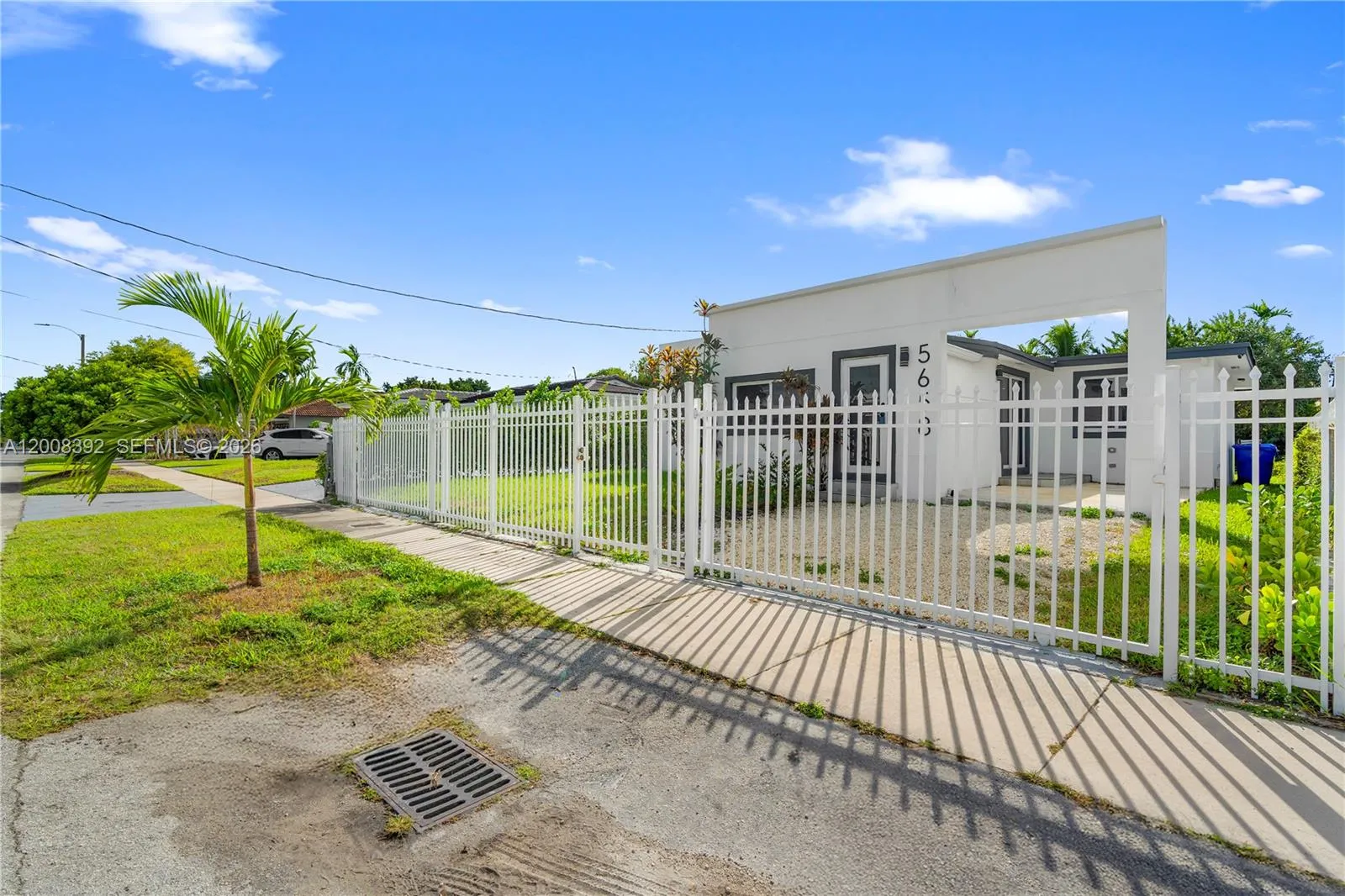 5658 SW 1st St, Miami FL 33134