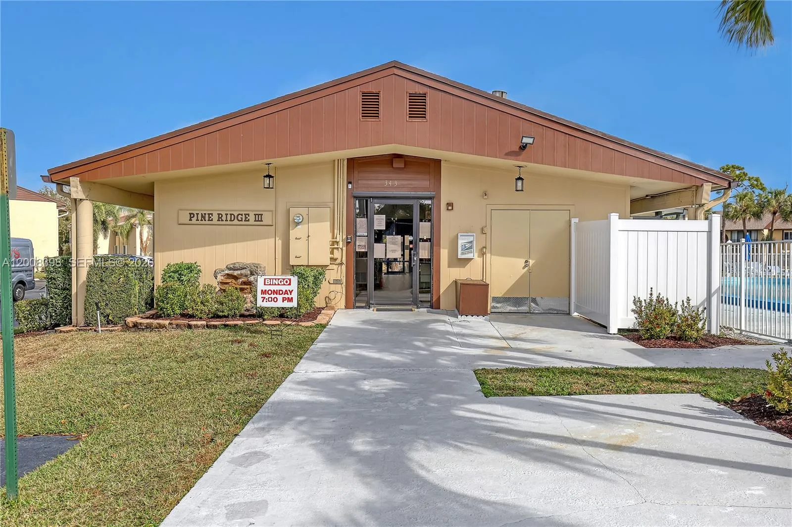 325 Pine Ridge Cir # 1, Green Acres FL 33463
