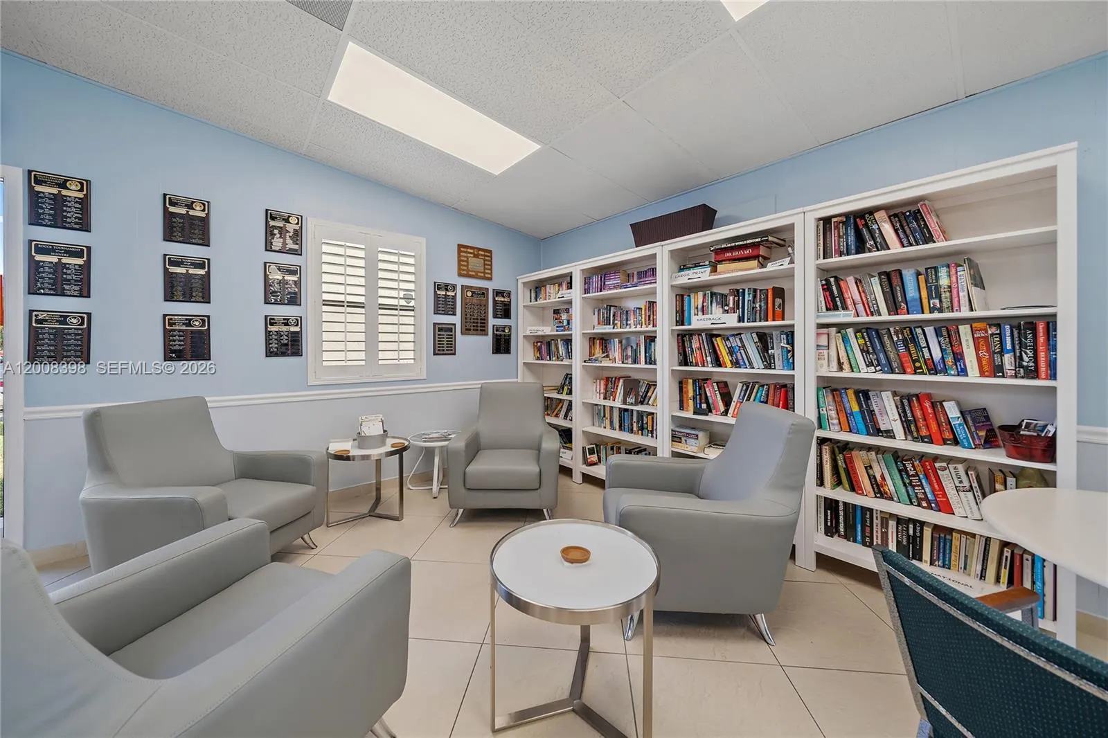 325 Pine Ridge Cir # 1, Green Acres FL 33463