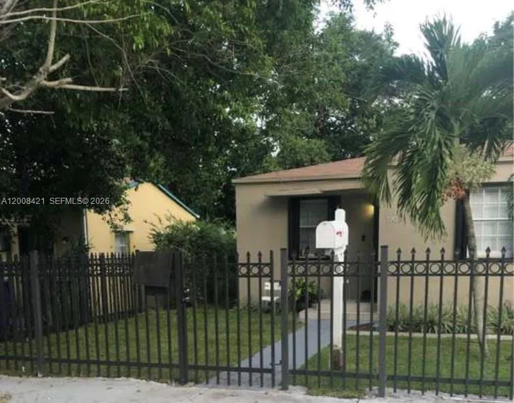 1342 NW 42nd St, Miami FL 33142