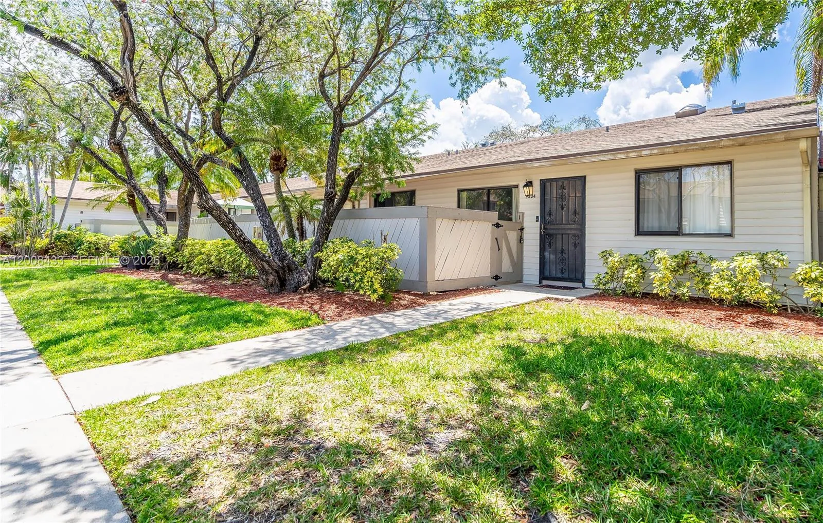 9804 NW 37th St # 3E, Sunrise FL 33351